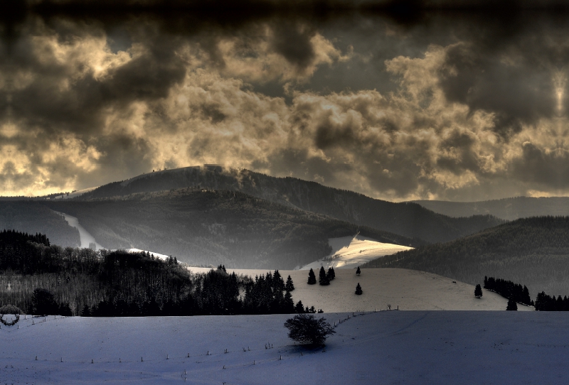 Der Feldberg in der Abenddämmerung