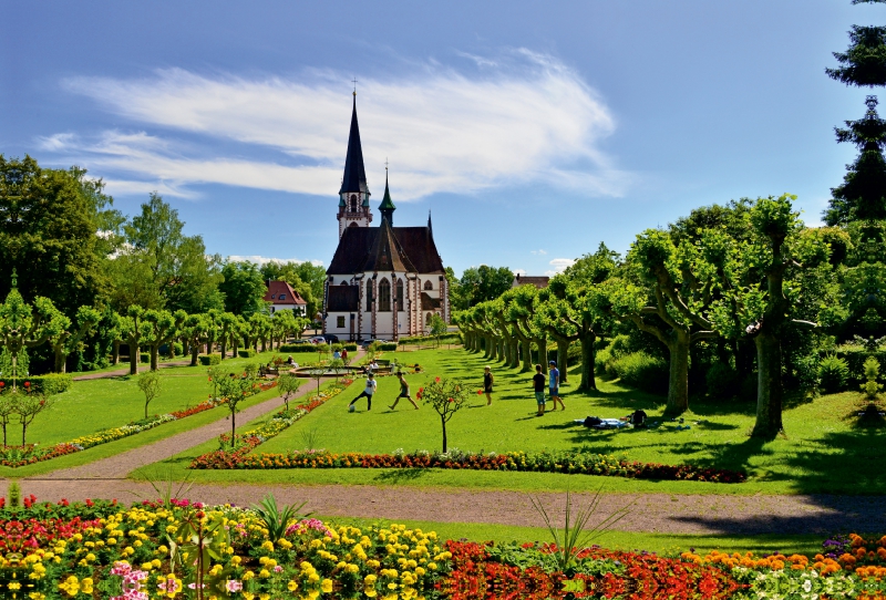 Stadtgarten mit Kirche St. Bonifatius