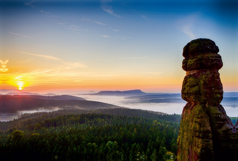 Barbarine mit Blick in die Sächsische Schweiz