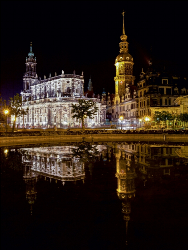 Die Katholische Hofkirche und der Hausmannsturm