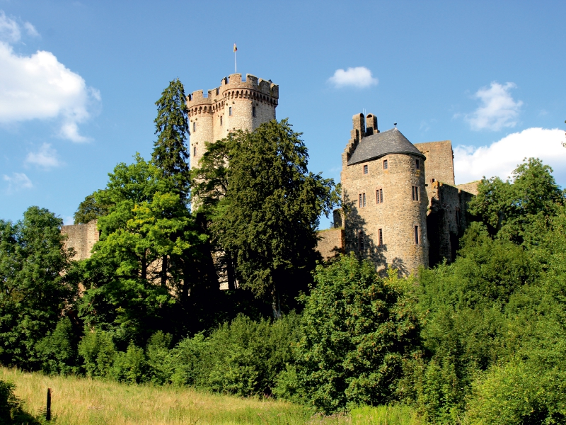 Kasselburg bei Pelm