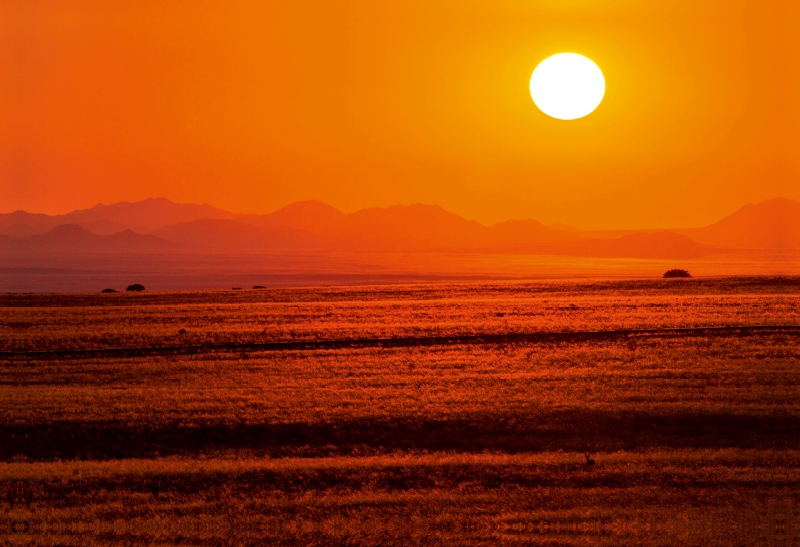 Sonnenuntergang in der Wüste Namib