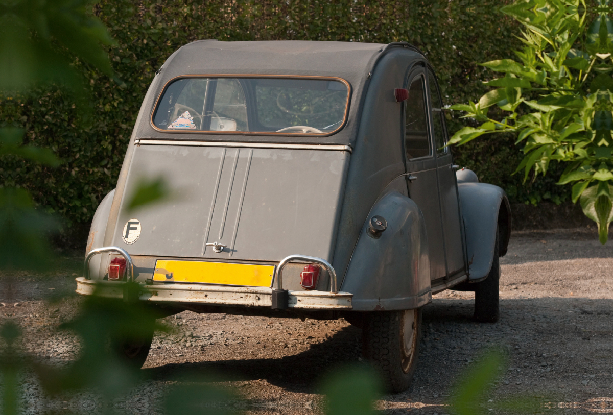 Citroën 2CV Alte Liebe rostet nicht