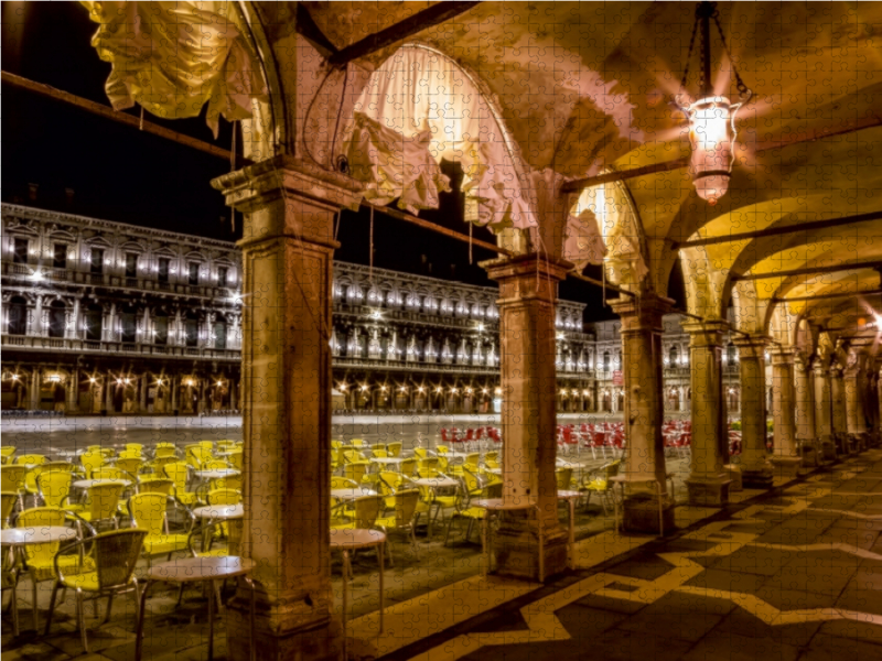 VENEDIG Markusplatz bei Nacht