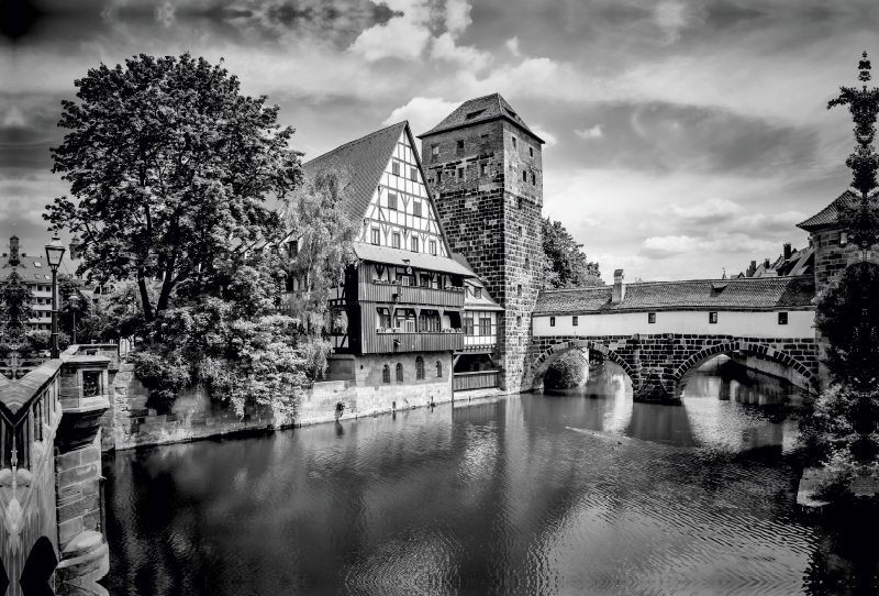 NÜRNBERG Blick von der Maxbrücke zum Henkersteg  Monochrom