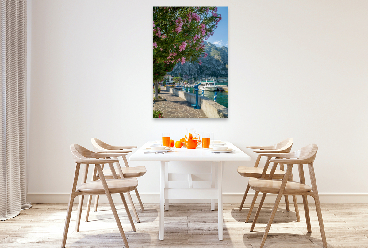 GARDASEE Hafen und Uferpromenade in Limone sul Garda