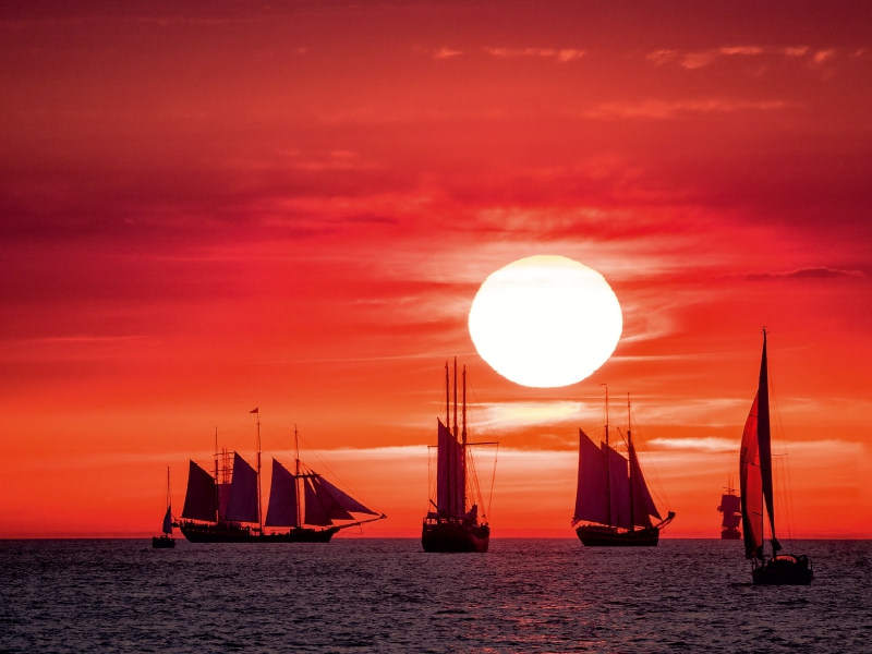 Ein Motiv aus dem Kalender Windjammer auf der Ostsee im Abendlicht