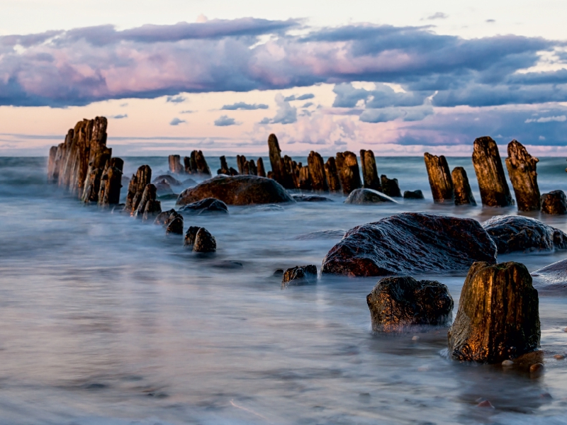 Buhnen an der Ostseeküste