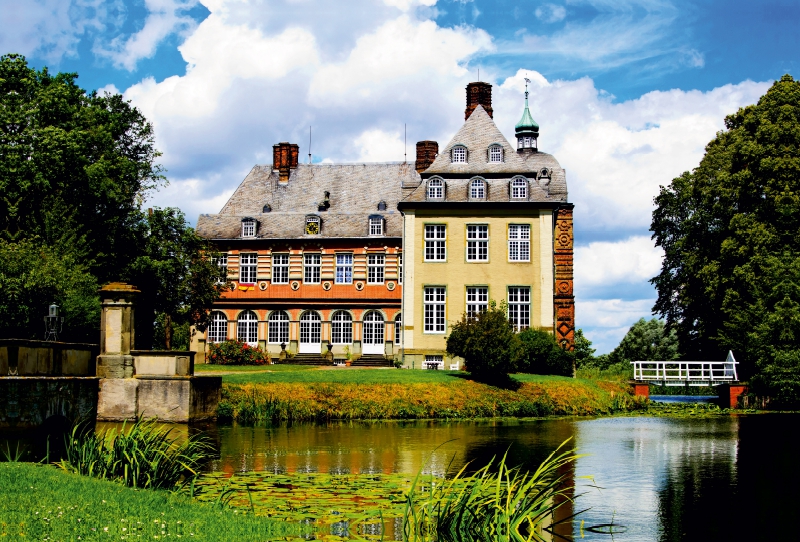 Schloss Hovestadt - die heutige Wasserburg mit Hauptschloss wurde 1563-1572 erbaut.