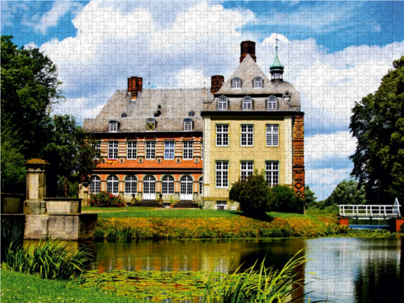 Schloss Hovestadt - die heutige Wasserburg mit Hauptschloss wurde 1563-1572 erbaut.