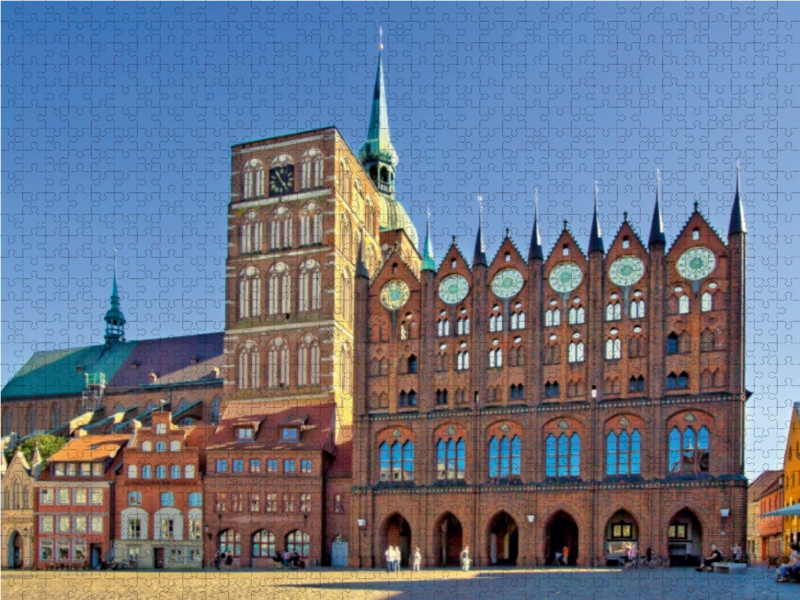 Das Rathaus mit Schaufassade, im Stil der norddeutschen Backsteingotik im 13.Jahrhundert errichtet