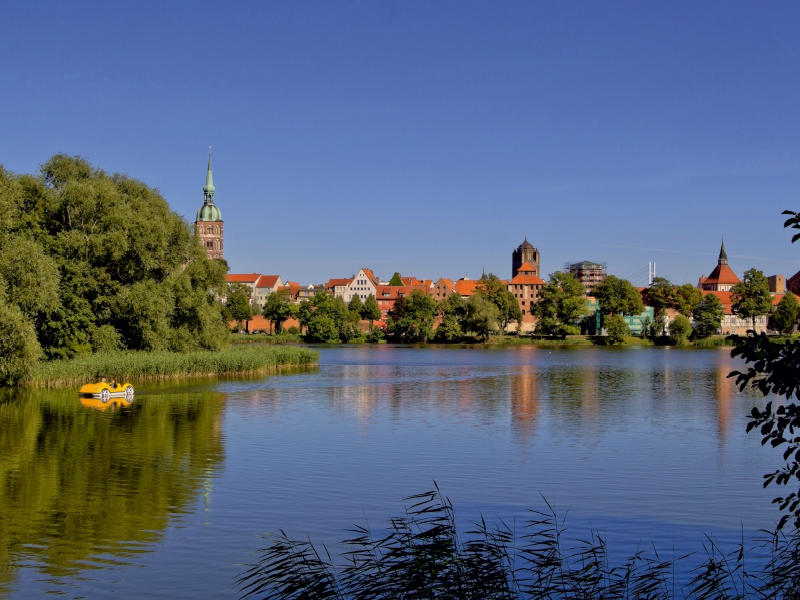 Stralsund, gegründet 1234. Historische Architektur und Giebelhäuser auf der Altstadtinsel