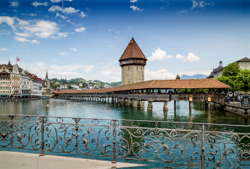 LUZERN Kapellbrücke und Wasserturm