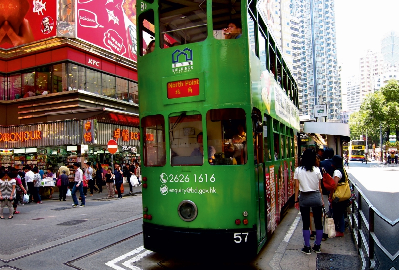 Alte Straßenbahn auf Hongkong Island