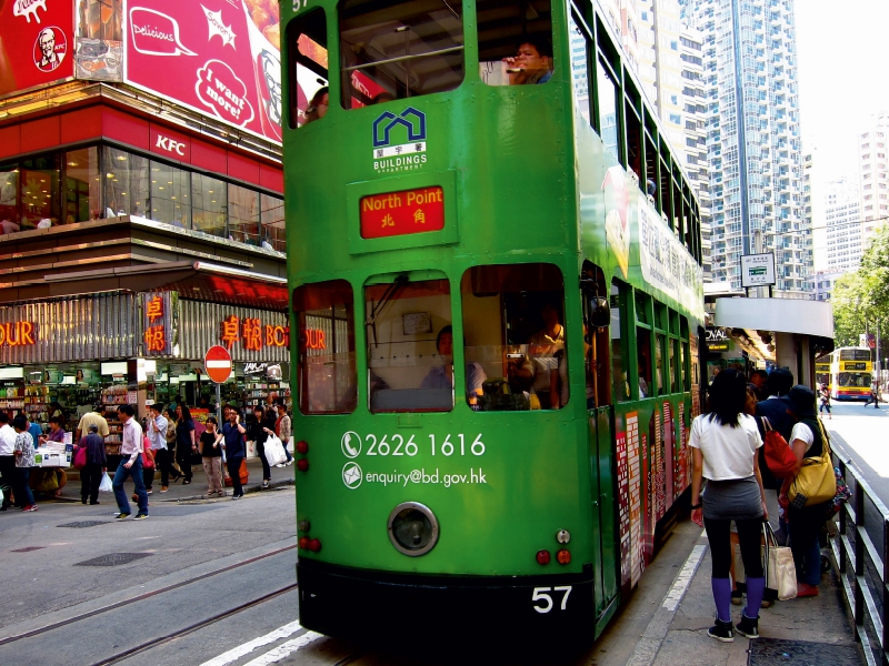 Alte Straßenbahn auf Hongkong Island