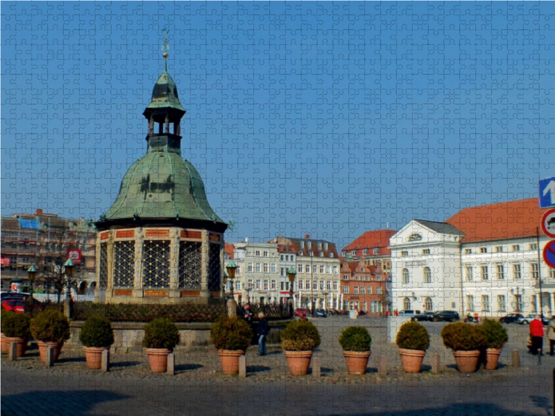 Wismarer Marktplatz mit Wasserkunst     Wismarer Marktplatz