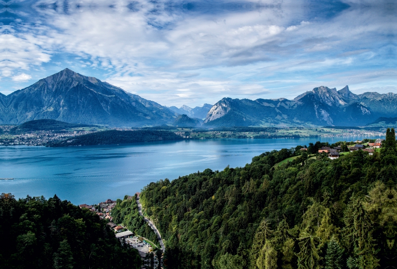 Thunersee mit Niesen