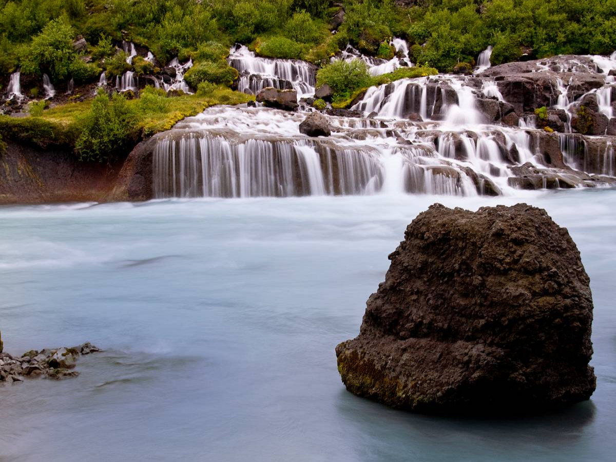 Hraunfossar – Wasserfall in Westisland