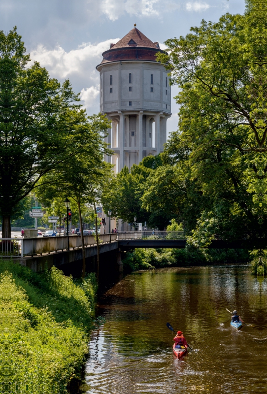 Emder Wasserturm und Stadtgraben