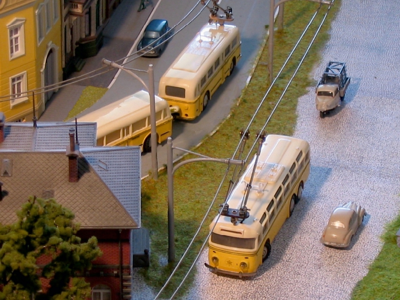 Eheim Trolleybusse als Ergänzung zur Modellbahn