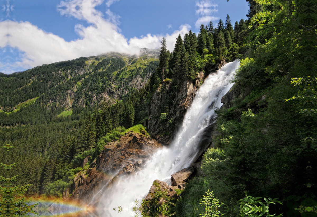 Regenbogen am Krimmler Wasserfälle im Salzburger Land (Österreich)