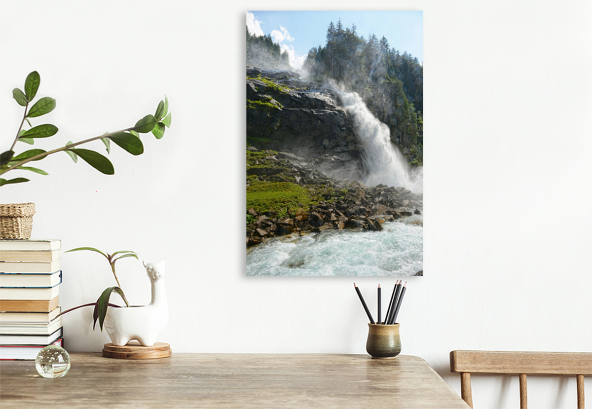 Unterer Wasserfall. Krimmler Wasserfälle im Salzburger Land (Österreich)