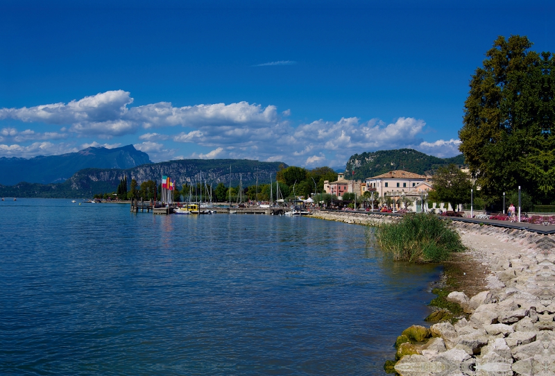 Bardolino mit Hafen.