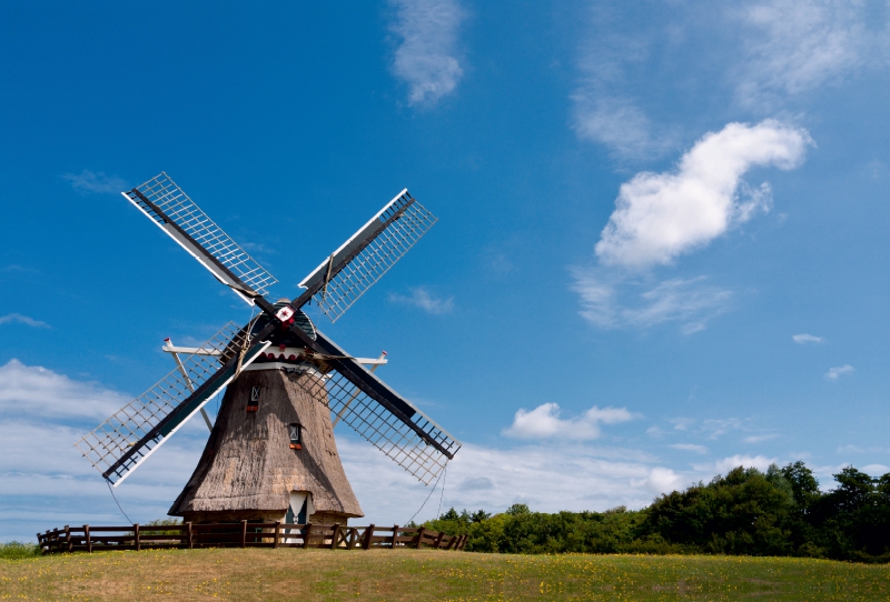 Windmühle in der Nähe von Nes