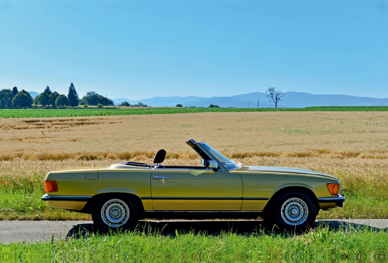 Ein Motiv aus dem Kalender Mercedes SL W107 - Ein Klassiker