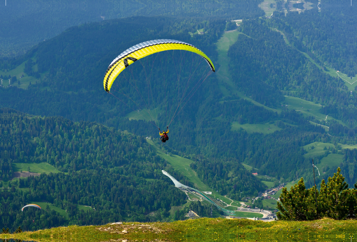 Gleitschirmflieger am Wank