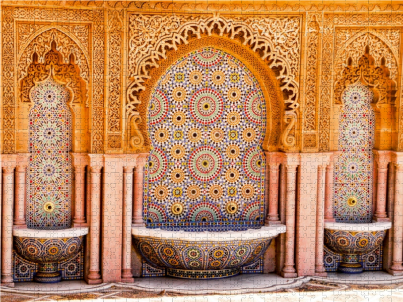 Mit Mosaiken verzierte Brunnen in Fes