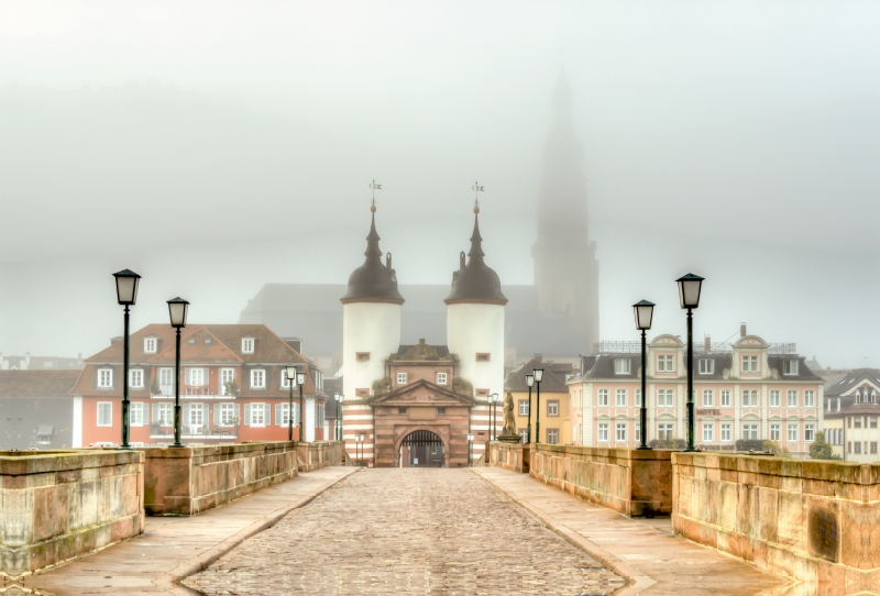 Heidelberg-Altstadt - Alte Brücke im Novembernebel