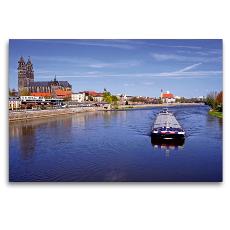 Schubeinheit auf der Elbe in Magdeburg