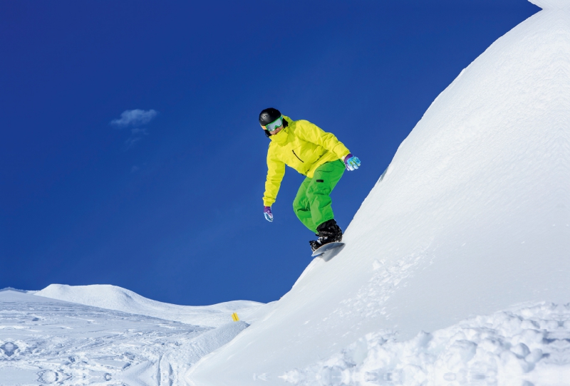 Snowboarder auf Arlberg in Lech