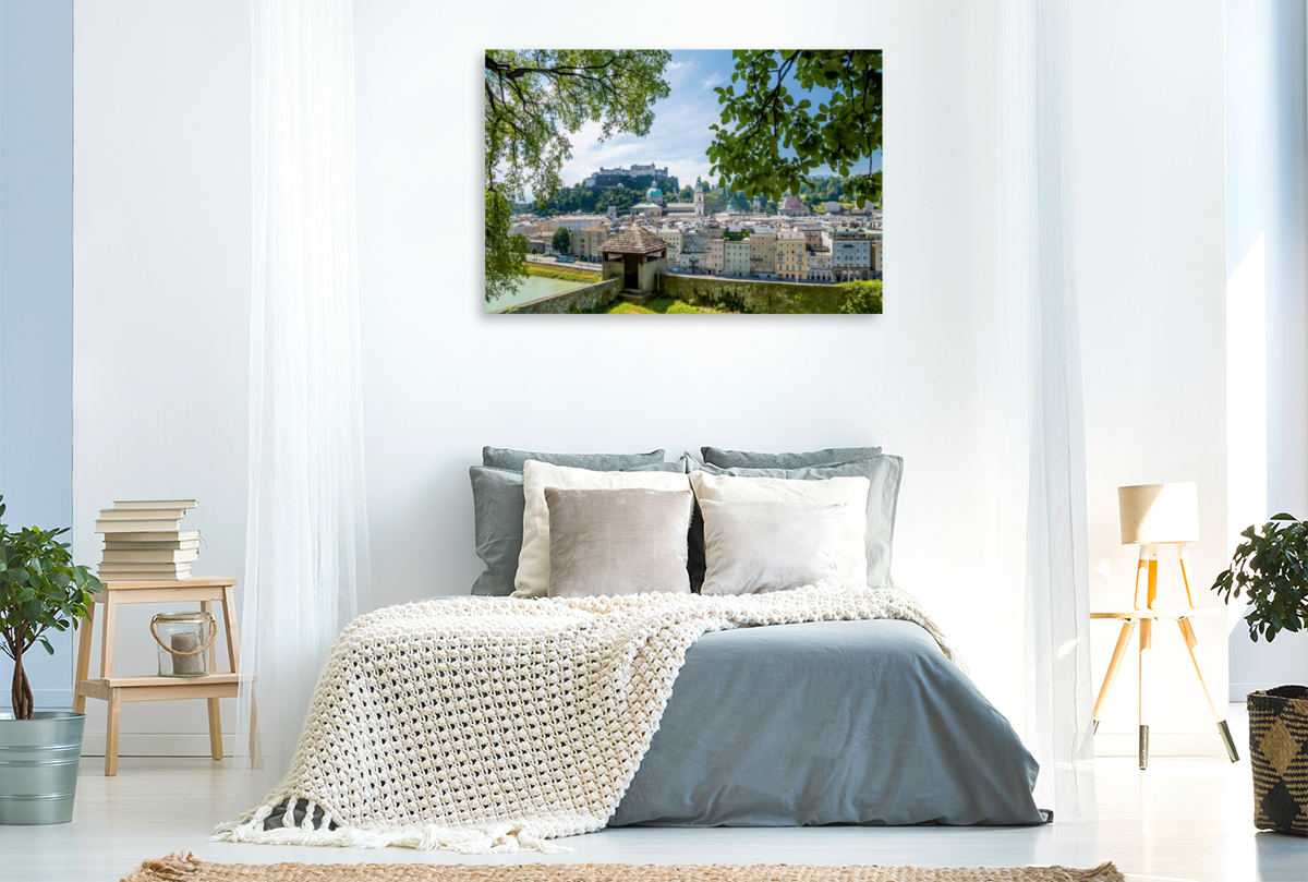 SALZBURG Blick auf die Altstadt mit alter Stadtmauer