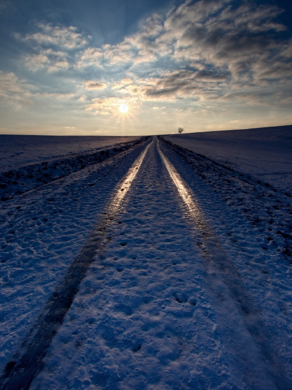 Eisiger Weg im Winter