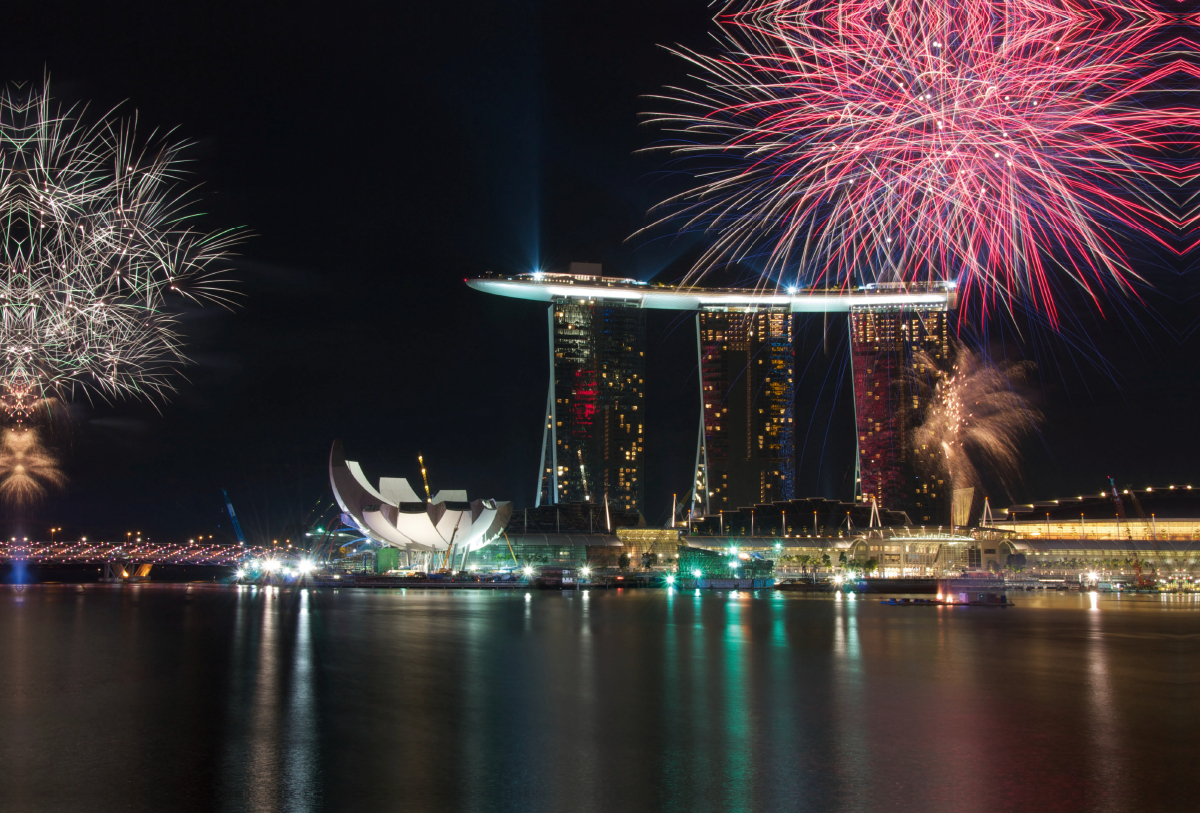 Feuerwerk über der Marina Bay