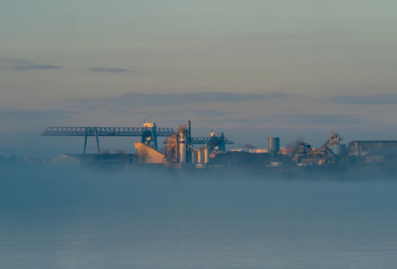 Luitpoldhafen im Morgennebel