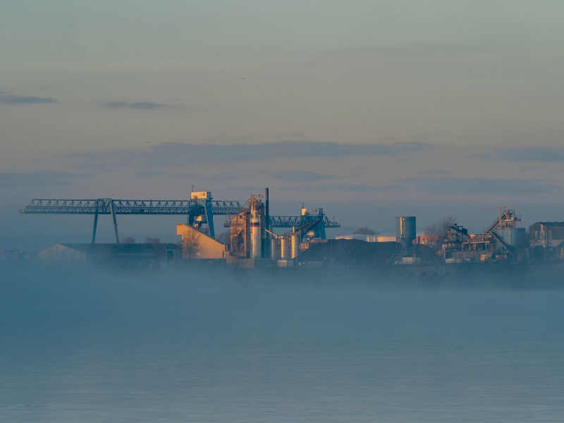 Luitpoldhafen im Morgennebel