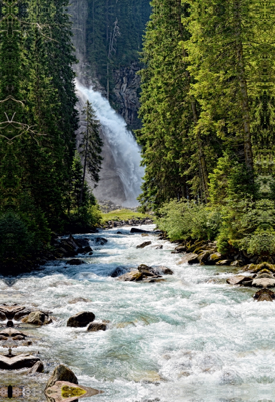 Krimmler Ache mit unterem Wasserfall