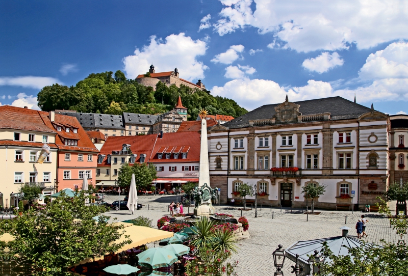 Der Marktplatz mit dem Luitpoldbrunnen