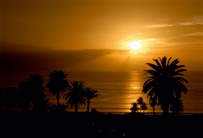 Ein Motiv aus dem Kalender Der Tag klingt aus - Sonnenuntergang im Valle Gran Rey - La Gomera