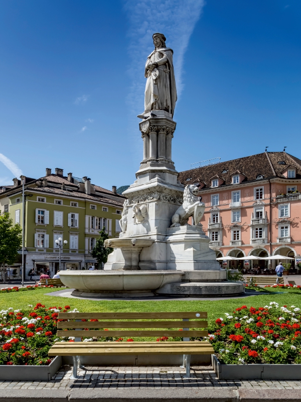 BOZEN Walther-von-der-Vogelweide-Platz