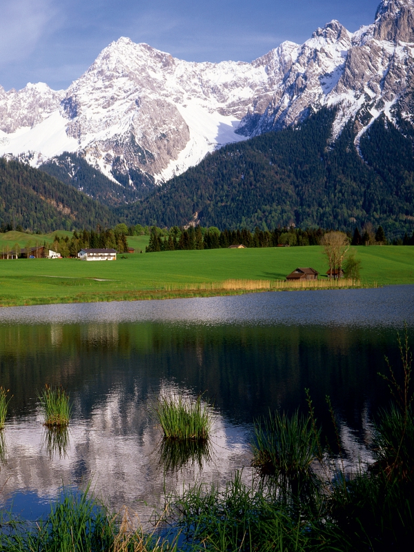 Schmalsee am Karwendelgebirge