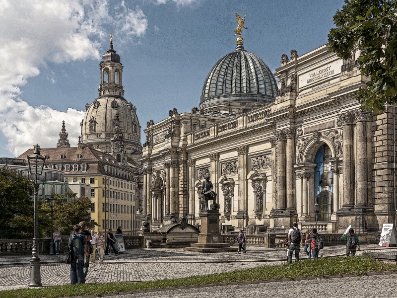 Blick zur Kunsthalle und Frauenkirche in Dresden