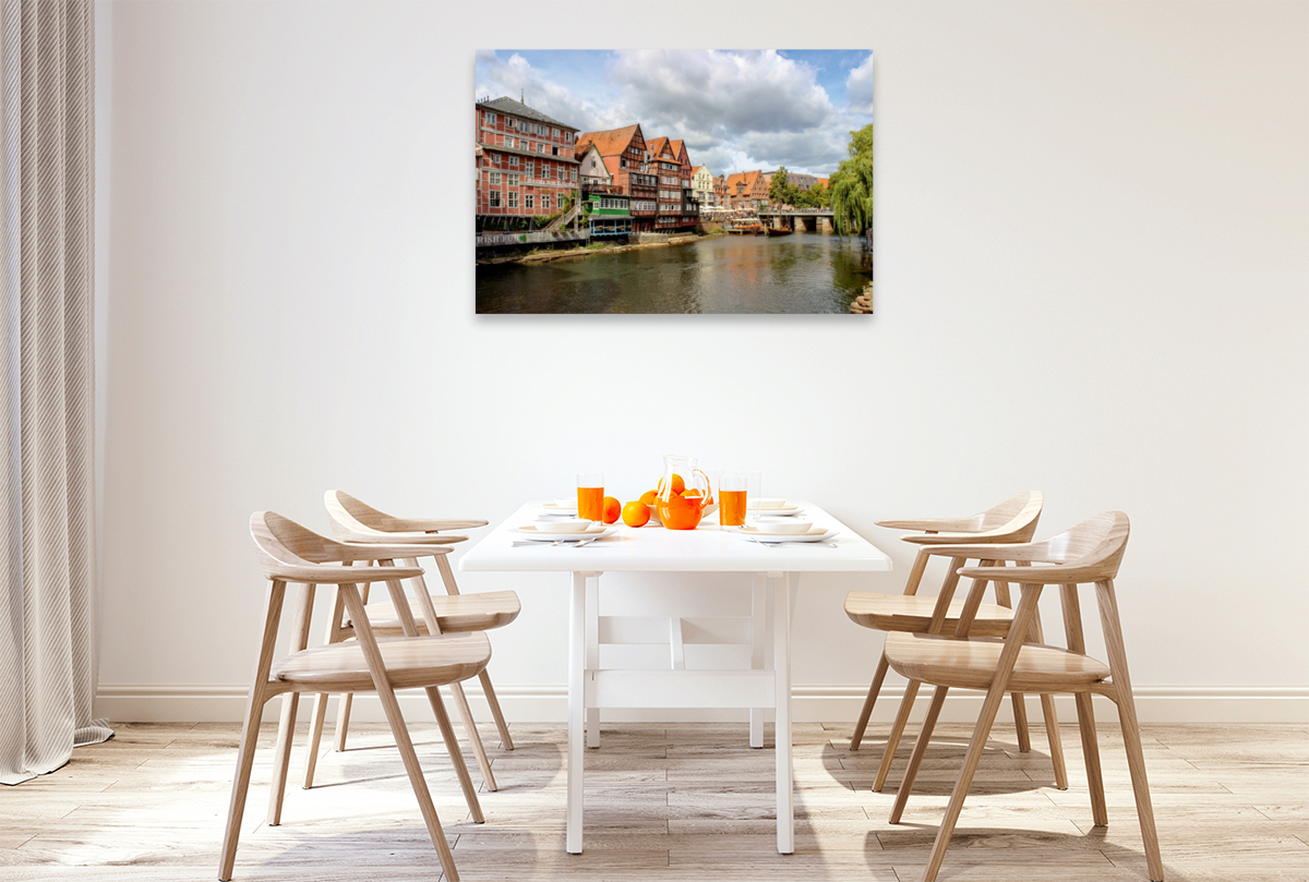 Blick von der Brausebrücke Lüneburg auf den Stintmarkt mit altem Lösecke-Haus