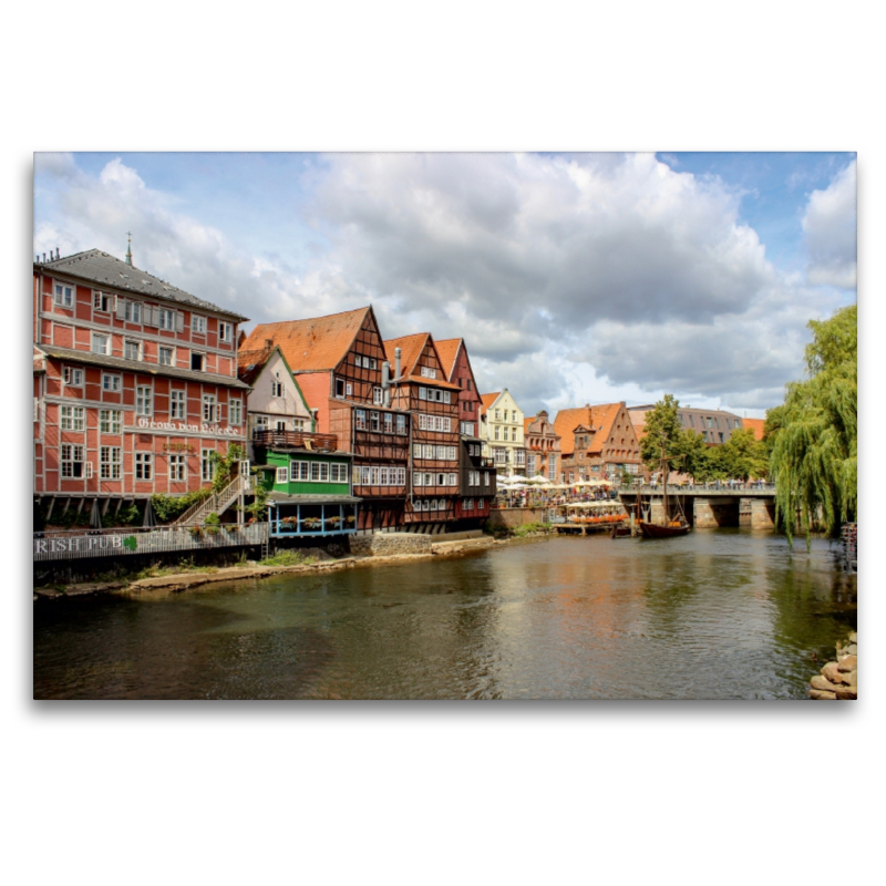 Blick von der Brausebrücke Lüneburg auf den Stintmarkt mit altem Lösecke-Haus