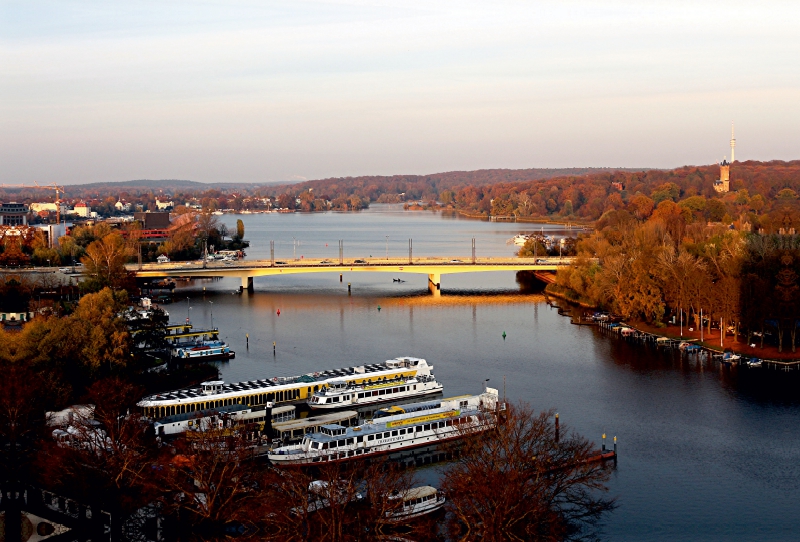 Potsdam,Blick über die Humboldtbrücke, Tiefer See in Richtung Berlin