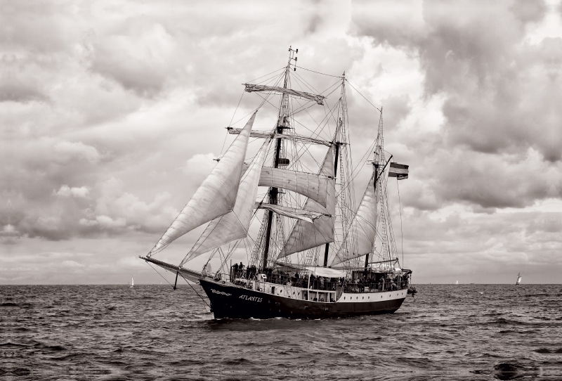 Holländischer Dreimaster 'Atlantis' auf der Ostsee vor Warnemünde, Hanse Sail 2013