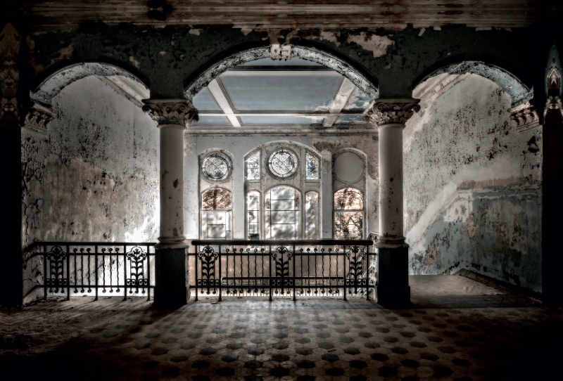 'Beelitz' - Eingangshalle der Heilstätte in Deutschland